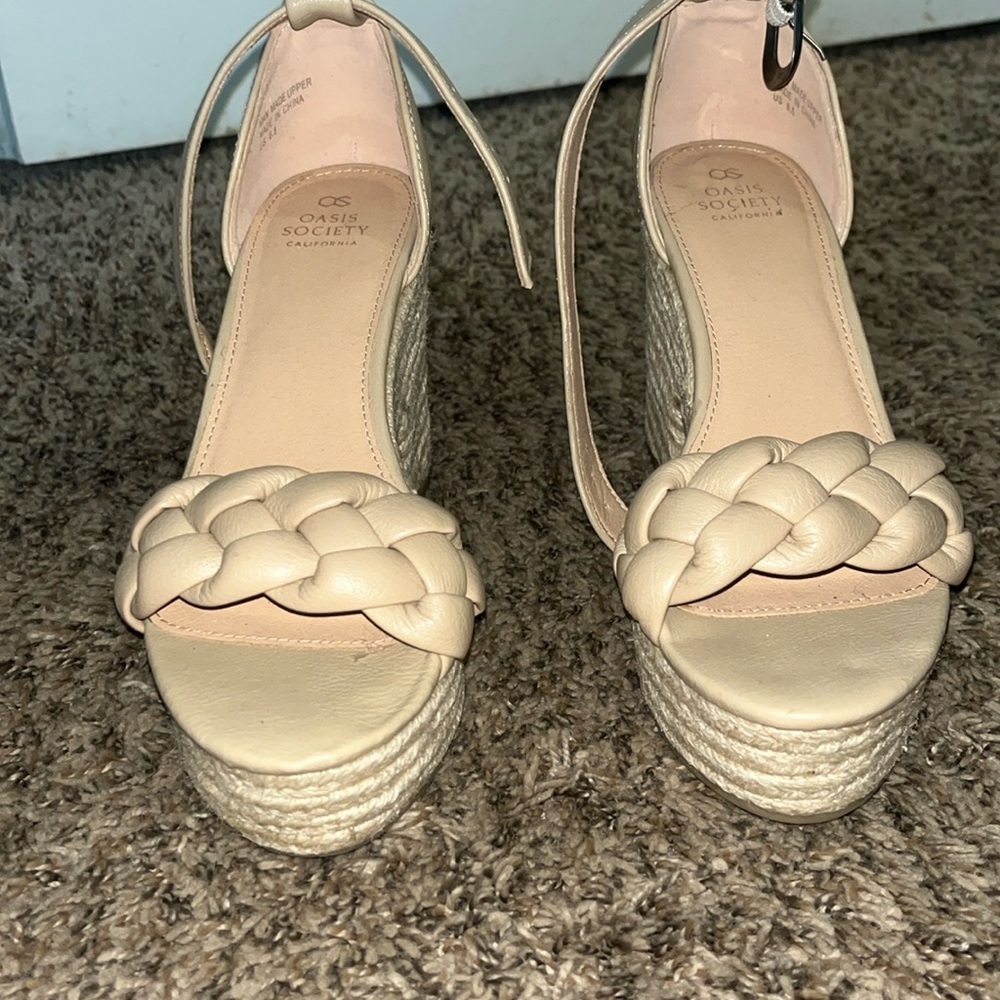 Oasis Society Sandals, Cream Color, Size 6.5